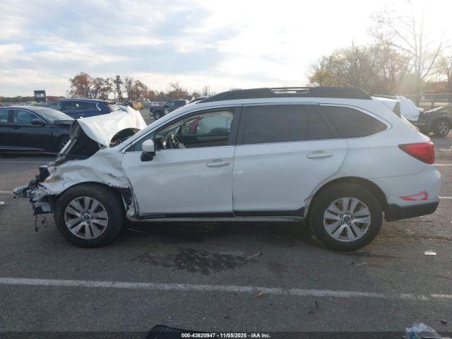 Subaru Outback 2.5i Premium Image 12