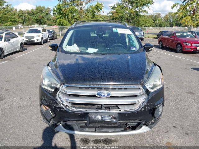 Ford Escape Titanium Image 16