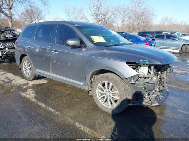  Salvage Nissan Pathfinder
