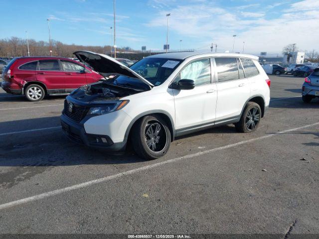 Honda Passport Awd Sport Image 2