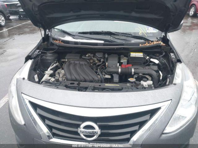 Nissan Versa 1.6 S Image 3