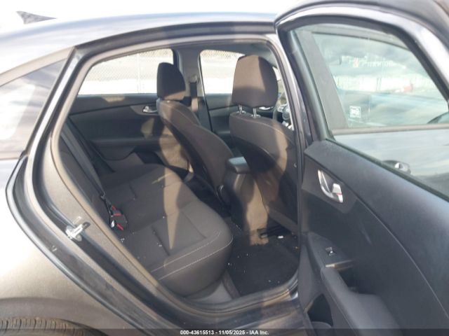 Kia Forte Lxs Image 8