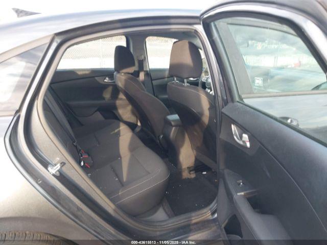 Kia Forte Lxs Image 8