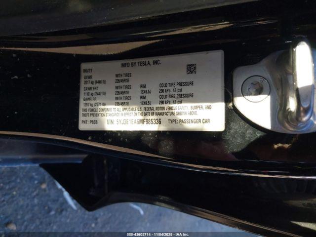 Tesla Model 3 Standard Range Plus Rear-wheel Drive Image 12
