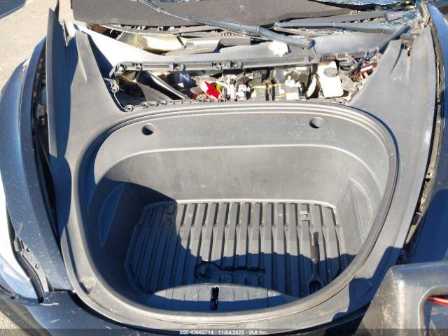 Tesla Model 3 Standard Range Plus Rear-wheel Drive Image 9