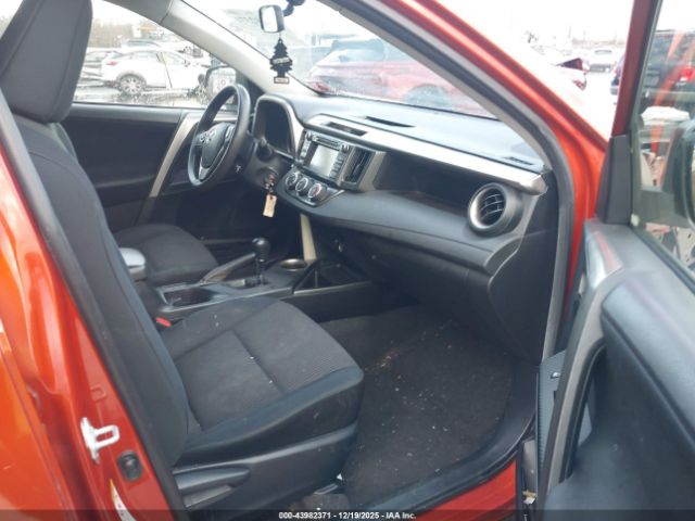 Toyota RAV4 Le Image 3