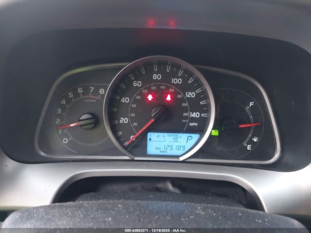 Toyota RAV4 Le Image 8