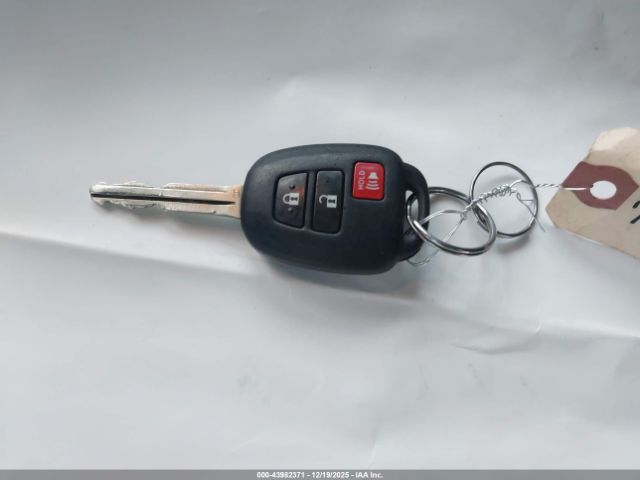 Toyota RAV4 Le Image 7