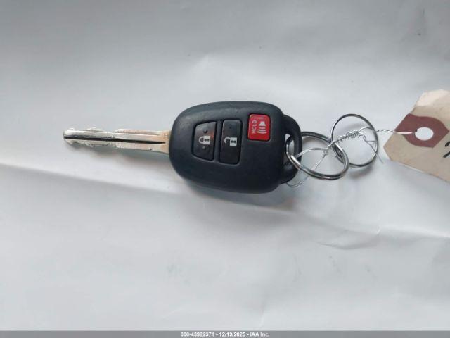 Toyota RAV4 Le Image 7