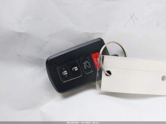 Toyota RAV4 Limited Image 11