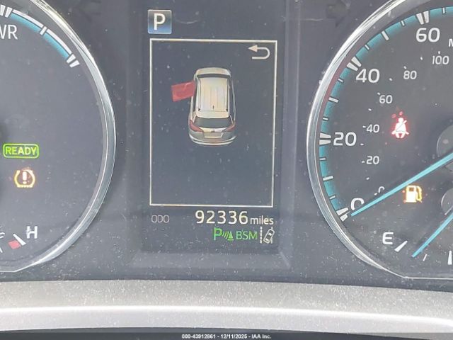 Toyota RAV4 Limited Image 16