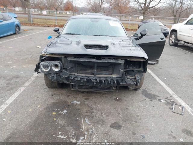 Dodge Challenger Image 13