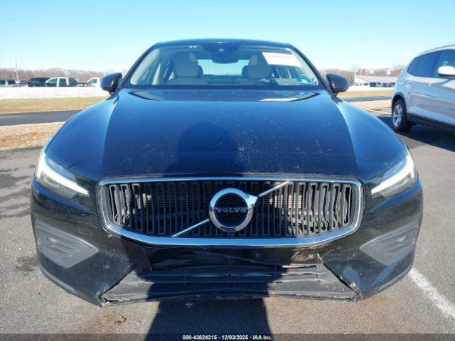 Volvo S60 T6 Momentum Image 11