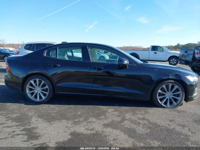 Volvo S60 T6 Momentum Image 15