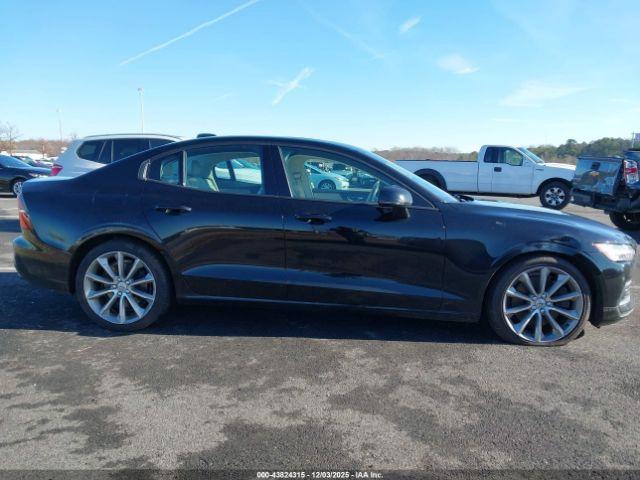 Volvo S60 T6 Momentum Image 15