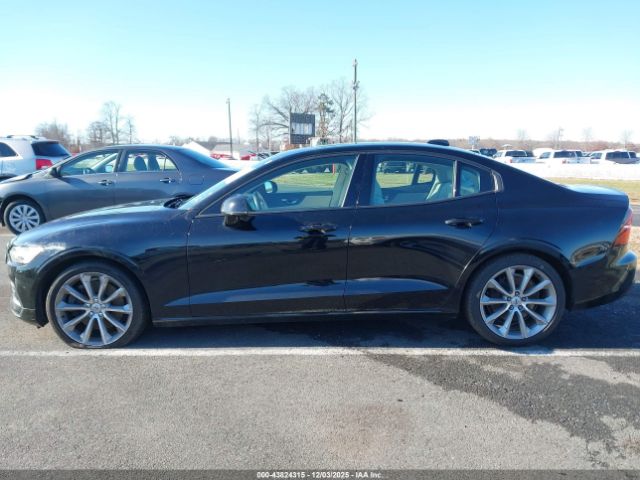 Volvo S60 T6 Momentum Image 10