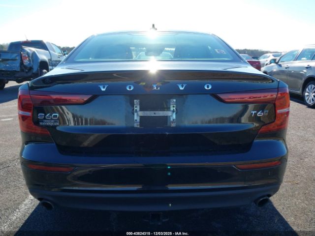 Volvo S60 T6 Momentum Image 13