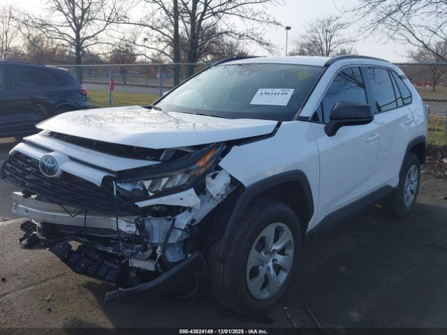 Toyota RAV4 Le Image 2