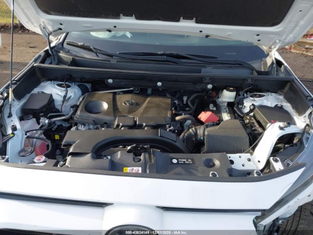 Toyota RAV4 Le Image 6