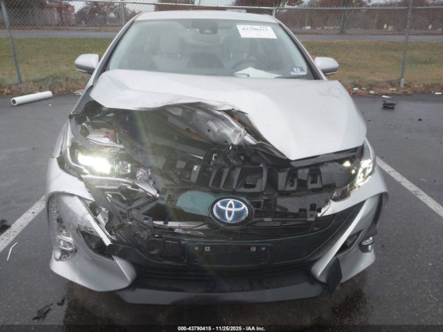 Toyota Prius Prime Advanced Image 8