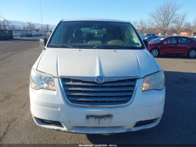 Chrysler Town & Country Lx Image 2