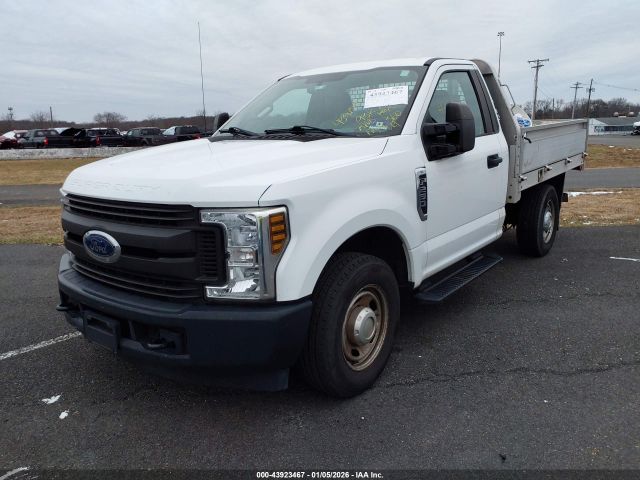 Ford F-250 Xl Image 3