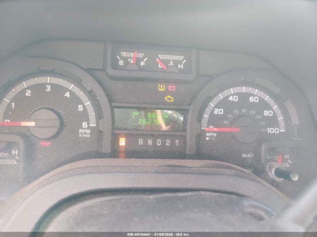 Ford E-350 Commercial Image 6