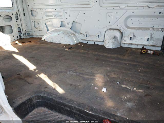 Ford E-350 Commercial Image 4