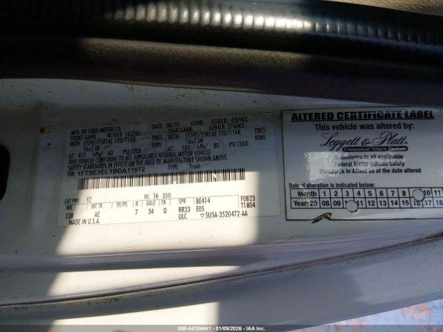 Ford E-350 Commercial Image 12