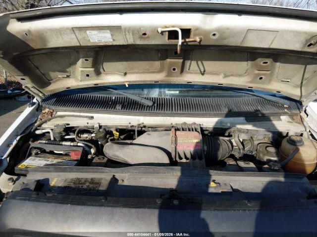 Ford E-350 Commercial Image 7