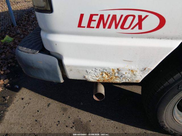 Ford E-350 Commercial Image 8