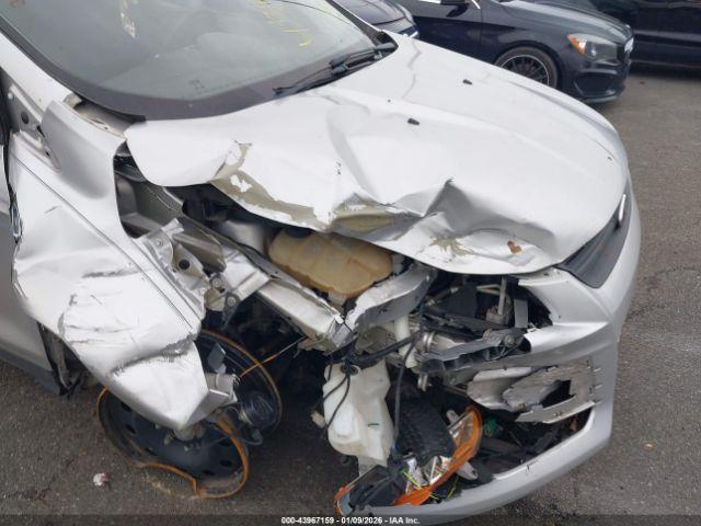 Ford Escape S Image 3